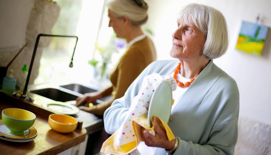 Mature women, washing dishes, kitchen, CoHousing, Public Policy Institute, Livable Communities